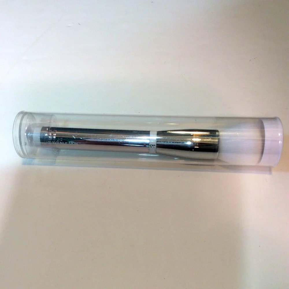 New it Cosmetics Skin Perfecting Brush, No. 702